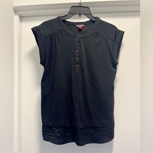 VINCE CAMUTO - Women’s short sleeve crewneck tunic Color Black Sz Small - EUC